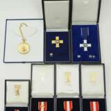 Feuerwehr- und Katastrophenschutz-Berlin / THW: Sammlung Auszeichnungen. - photo 1