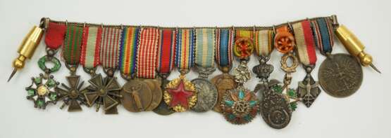 Frankreich: 15-teilige Miniaturenkette eines tapferen Offiziers. - photo 1