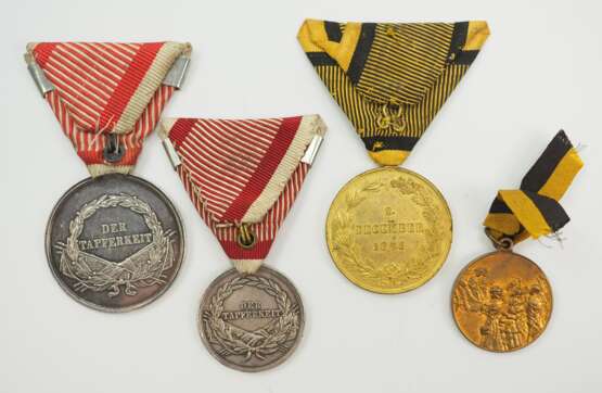 Österreich: Lot von 4 Medaillen. - фото 2