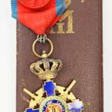 Rumänien: Orden des Stern von Rumänien, 2. Modell (1932-1947), Offizierskreuz mit Schwertern, im Etui. - photo 1