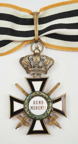 Rumänien: Bene Merenti Orden des Königlichen Hauses, 1. Klasse, Militärische Abteilung, am Kriegsbande. - photo 1 Rumänien: Bene Merenti Orden des Königlichen Hauses, 1. Klasse, Militärische Abteilung, am Kriegsbande. - photo 1