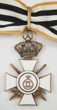 Rumänien: Bene Merenti Orden des Königlichen Hauses, 1. Klasse, Militärische Abteilung, am Kriegsbande. - photo 3 Rumänien: Bene Merenti Orden des Königlichen Hauses, 1. Klasse, Militärische Abteilung, am Kriegsbande. - photo 3