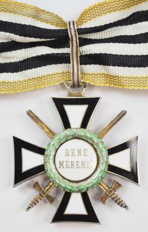 Rumänien: Bene Merenti Orden des Königlichen Hauses, 2. Klasse, Militärische Abteilung, am Kriegsbande. - photo 1