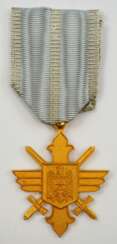 Rumänien: Orden für Luftfahrtverdienste, 1. Modell (1930-1940), Goldenes Kreuz.