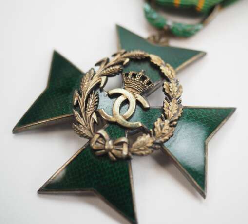Rumänien: Landwirtschafts-Verdienst-Orden, 1. Modell (1932-1940), Offizierskreuz. - Foto 2 Rumänien: Landwirtschafts-Verdienst-Orden, 1. Modell (1932-1940), Offizierskreuz. - Foto 2
