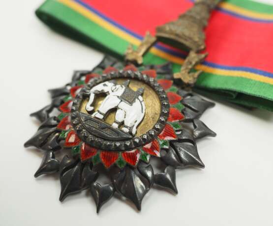 Thailand: Der sehr hohe Orden des Weißen Elefanten 5. Modell (seit 1941), 3. Klasse. - фото 2