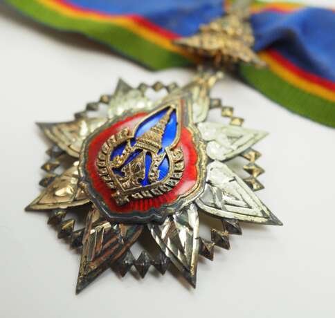 Thailand: Der sehr vornehme Orden der Krone von Thailand, 4. Modell (seit 1941), 3. Klasse. - фото 2