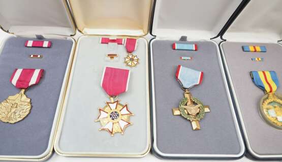 USA: Lot Auszeichnungen. - photo 3