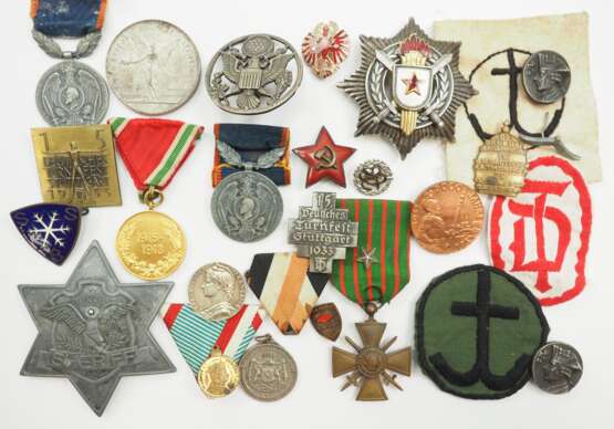 International: Lot Auszeichnungen. - photo 1