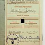 Luftwaffe: Wehrpaß des Leutnant und Führers des Nachjagdkommandos im Jagdgeschwader 132 „Richthofen“ - Legion Condor - Träger des Spanienkreuz in Gold mit Schwertern und Brillanten. - photo 3