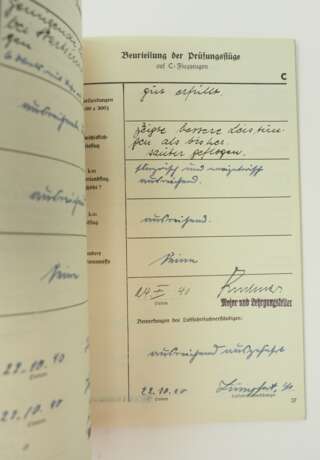 Fliegerische Beurteilung eines Ritterkreuzträgers der I./ Kampfgeschwader 26 - mehrere Schiffs-Versenkungen. - photo 4 Fliegerische Beurteilung eines Ritterkreuzträgers der I./ Kampfgeschwader 26 - mehrere Schiffs-Versenkungen. - photo 4