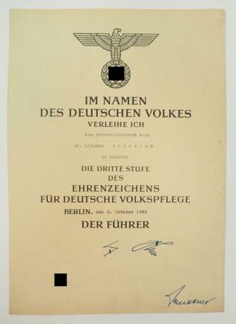 Ehrenzeichen für Deutsche Volkspflege, 3. Stufe Urkunde für einen Generaloberarzt a.D. Dr. O.B. in Münster. - Foto 1