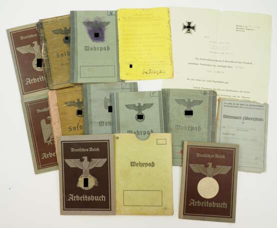 3. Reich: Lot Ausweise. - photo 1 3. Reich: Lot Ausweise. - photo 1