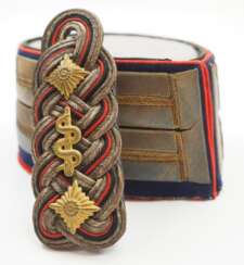 Württemberg: Schulterklappe und Uniformkragen für einen Generalarzt im Sanitätsamt des XIII Armeekorps.