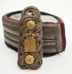 Württemberg: Schulterklappe und Uniformkragen für einen Wirkl. Geheimen Kriegsrat und Militärintendant im XIII Armeekorps.