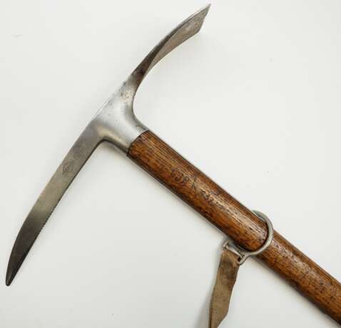 Wehrmacht: Gebirgsjäger Pickel - Gebirgs-Jäger-Regiment 137. - photo 1 Wehrmacht: Gebirgsjäger Pickel - Gebirgs-Jäger-Regiment 137. - photo 1