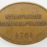 Staatliche Kriminalpolizei Dienstmarke. - фото 1