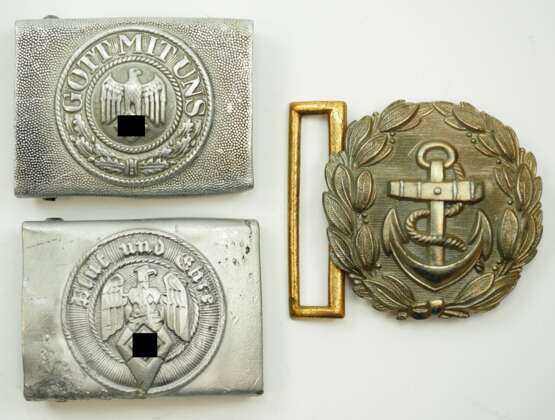 3. Reich: Lot Koppelschlösser - 3 Exemplare. - Foto 1 3. Reich: Lot Koppelschlösser - 3 Exemplare. - Foto 1