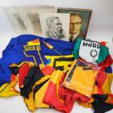 DDR: Lot Fahnen. - photo 1