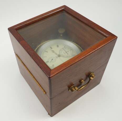 NVA: Marine-Chronometer/ Längenuhr - GUB, VEB Glashütter Uhrenbetriebe Glashütte / Sa. - photo 4 NVA: Marine-Chronometer/ Längenuhr - GUB, VEB Glashütter Uhrenbetriebe Glashütte / Sa. - photo 4