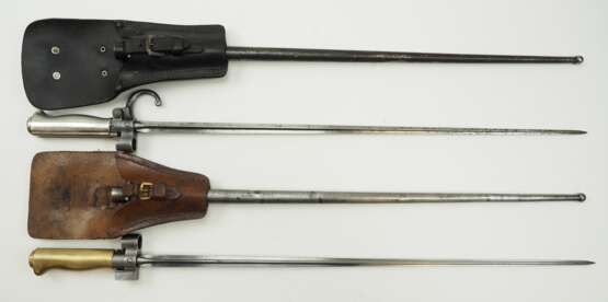 Frankreich: Lebel-Bajonett - 2 Exemplare. - фото 2