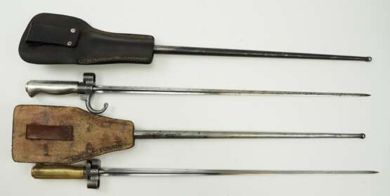 Frankreich: Lebel-Bajonett - 2 Exemplare. - фото 3