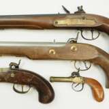 Lot Perkussions- und Steinschlosspistolen - 4 Exemplare. - photo 2