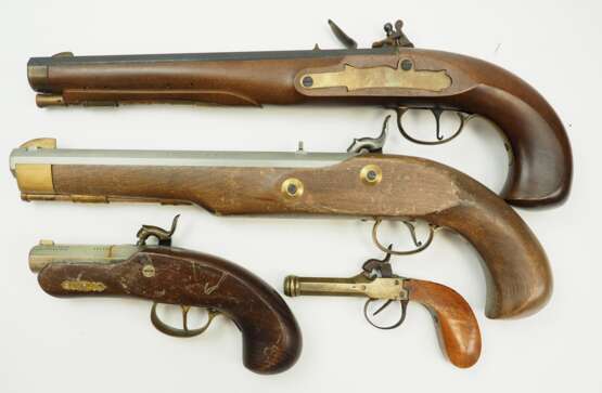 Lot Perkussions- und Steinschlosspistolen - 4 Exemplare. - photo 2 Lot Perkussions- und Steinschlosspistolen - 4 Exemplare. - photo 2