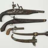 Lot Steinschloss- und Perkussionspistolen - 3 Exemplare. - photo 1