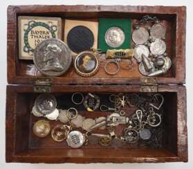 Deutsches Reich: Lot Patriotischer Schmuck.