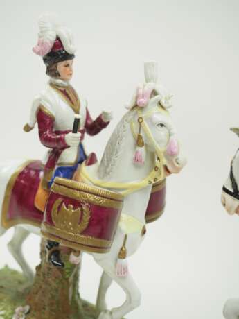 Scheibe-Alsbach: Napoleon und zwei Reiter Porzellanfiguren Lot. - photo 3 Scheibe-Alsbach: Napoleon und zwei Reiter Porzellanfiguren Lot. - photo 3