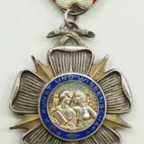 Lippe-Detmold: Orden für Kunst und Wissenschaft, Lippische Rose am Ring, 3. Klasse. - фото 1