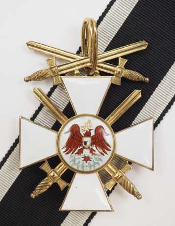 Preussen: Roter Adler Orden, 5. Modell (1918), 2. Klasse mit Schwertern und Schwertern am Ring. - фото 1