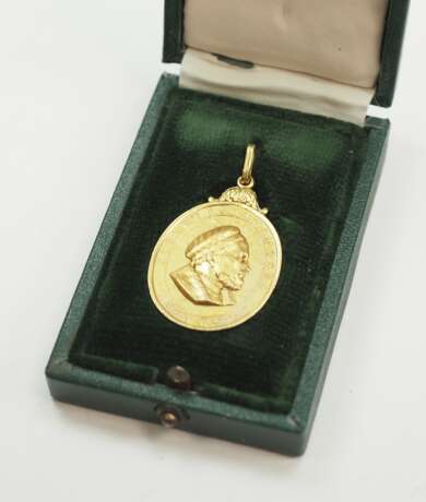 Sachsen: Albrechtsorden, 1. Modell (1851-1875), Goldene Medaille, im Etui. - фото 1