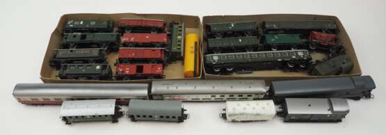 Märklin: HO 22 Personen- und Güterwaggons. - Foto 1 Märklin: HO 22 Personen- und Güterwaggons. - Foto 1