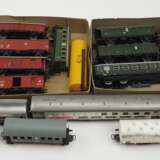 Märklin: HO 22 Personen- und Güterwaggons. - Foto 1
