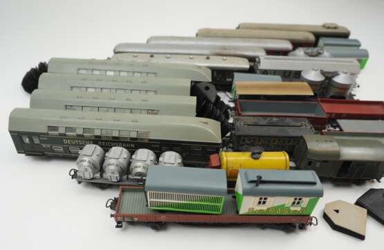 Märklin: HO 22 Personen- und Güterwaggons. - Foto 2 Märklin: HO 22 Personen- und Güterwaggons. - Foto 2
