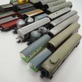Märklin: HO 22 Personen- und Güterwaggons. - Foto 3