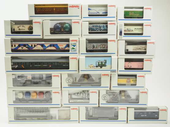 Märklin: HO 22 Personen- und Güterwaggons. - Foto 1