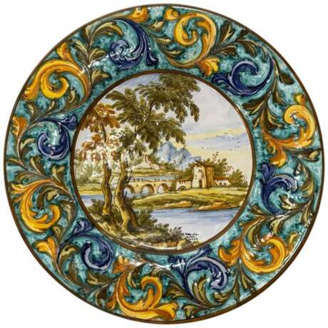 Set of Two Hand-Pair of Italian Renaissance Style Platters by N. Tapolini 1970s Metal ceramics 20th century - photo 4