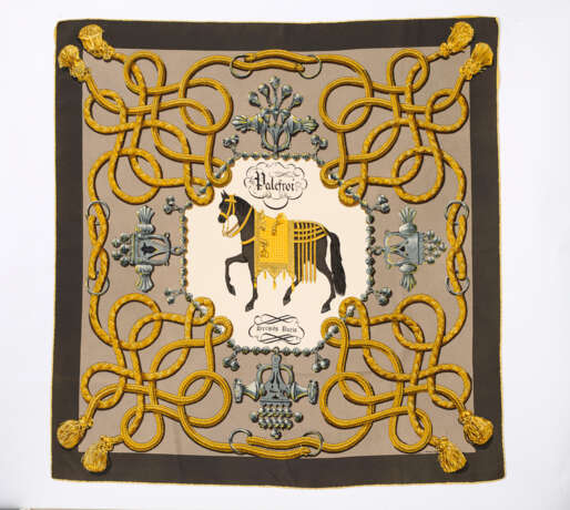 Carré "Palefroi" braun/beige/gold. Hermès, Paris Entwurf Francoise de la Perrière 1965. Ausführung Reedition 1983 - photo 1