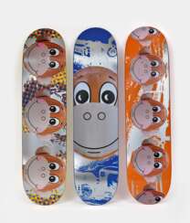 Koons, Jeff (1955 York/Pennsylvania - lebt in New York). Monkey Train. 2006 Drei Skateboard Decks. 