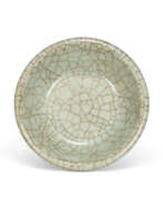 Ceramic. A SMALL LONGQUAN CELADON GUAN-TYPE CELADON WASHER