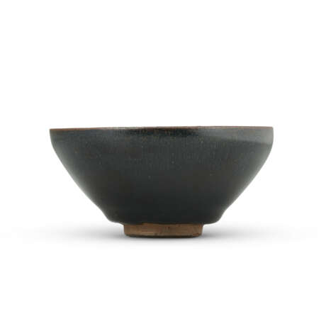 A JIAN BLACK-GLAZED TEA BOWL - photo 1 A JIAN BLACK-GLAZED TEA BOWL - photo 1