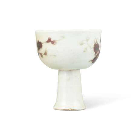 A RARE COPPER-RED DECORATED REVOLVING STEM CUP - photo 3