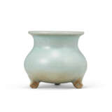 A SMALL JUN TRIPOD CENSER - photo 2