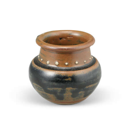 A GANZHOU STUDDED BLACK-GLAZED JAR - photo 4 A GANZHOU STUDDED BLACK-GLAZED JAR - photo 4