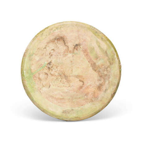 A GREEN-GLAZED POTTERY TRAY AND TWO JARS - Foto 3