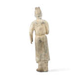 A LARGE GREY POTTERY FIGURE OF A GROOM - photo 2