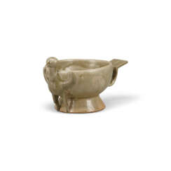 A RARE YUE CELADON BIRD-FORM CUP